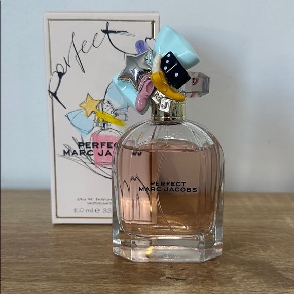 MARC JACOBS FRAGRANCES Perfect Eau de Parfum 100ml Spray - Picture 2 of 4